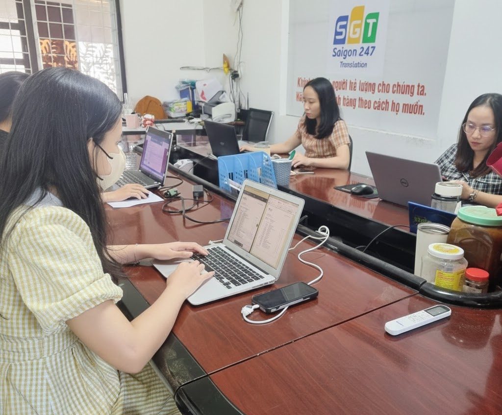 Văn phòng giao dịch chuyên nghiệp sẵn sàng hỗ trợ khách hàng 24/7.